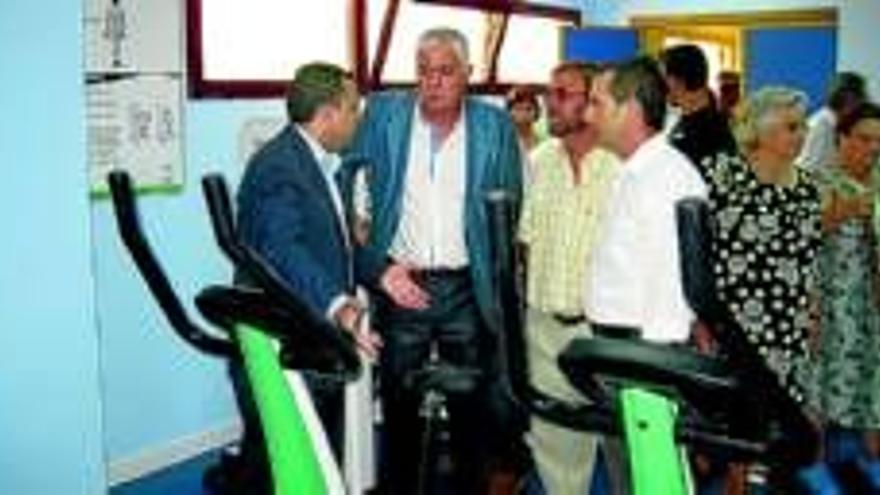 Campo Lugar inaugura un gimnasio municipal