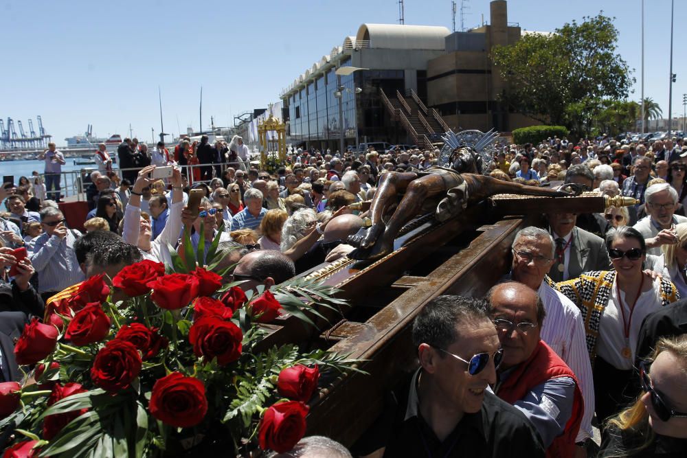 El Cristo del Grao recorre las calles de Poblats Marítims