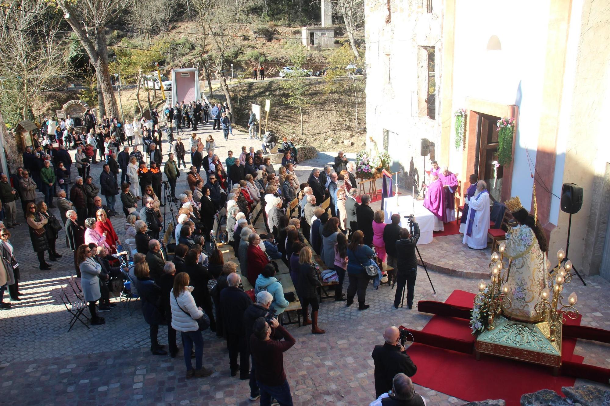 Las mejores imágenes de la inauguración de la capilla de Benitandús