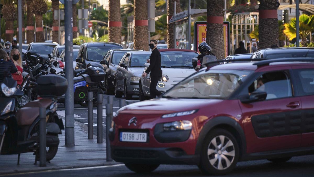Tráfico en la zona centro de Santa Cruz de Tenerife.