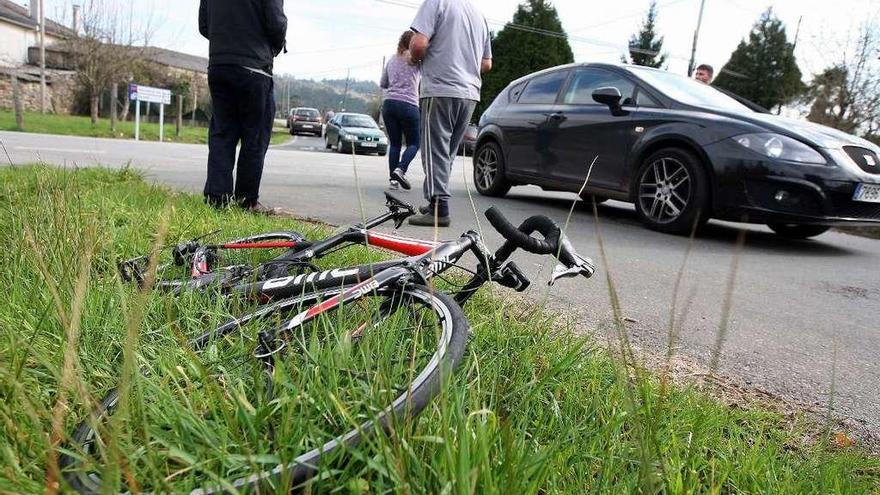 Herido un ciclista de 38 años atropellado en San Xurxo de Vea