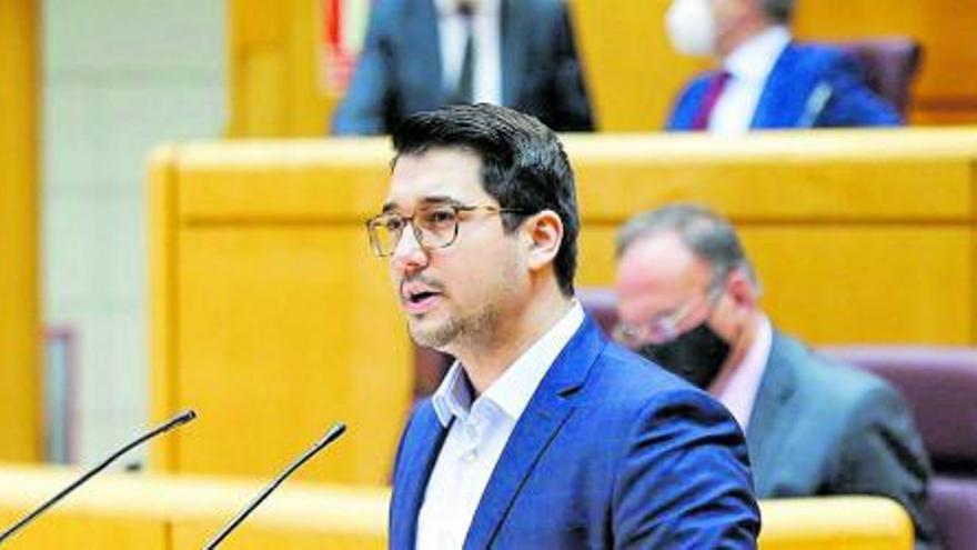 Fabián Chinea (ASG) en el trans	curso de su última comparecencia en el Senado. | | E. D.