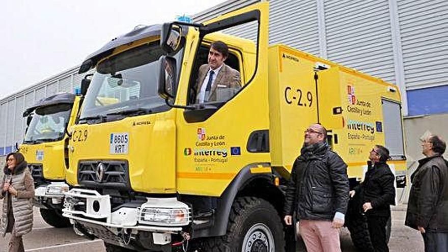 Los dos nuevos camiones para extinción de incendios en Zamora.