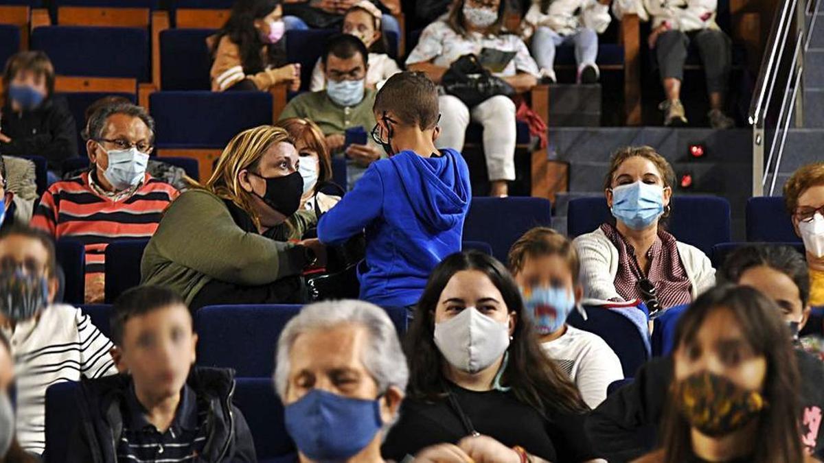 Un espectacle a l'Auditori de Paiporta durant la pandèmia
