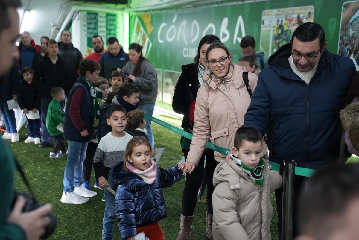 La recepción de Los Reyes Magos en El Arcángel, en imágenes