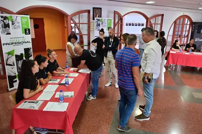 El Ayuntamiento de Santa Lucía inaugura una nueva formación profesional
