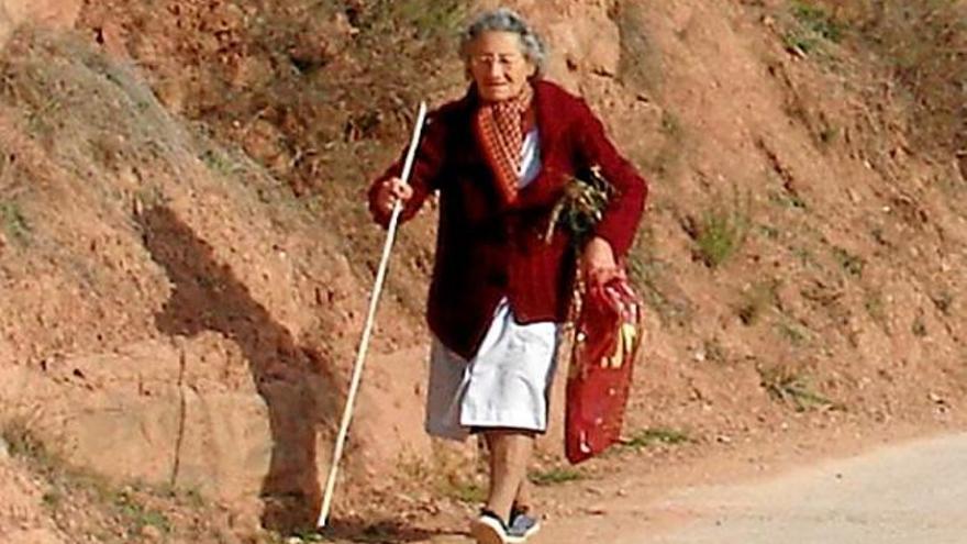 Casimira Vallbé Puig, de Mura, compleix 100 anys rodejada d&#039;un centenar de persones