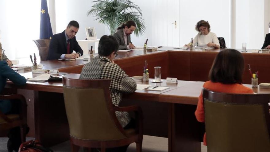 Pedro Sánchez presideix el consell de ministres que ha pres les mesures de l&#039;estat d&#039;alarma.