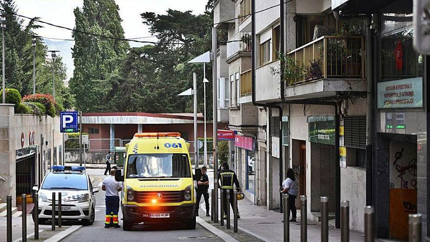 La ambulancia en Gagos de Mendoza, ayer tarde.