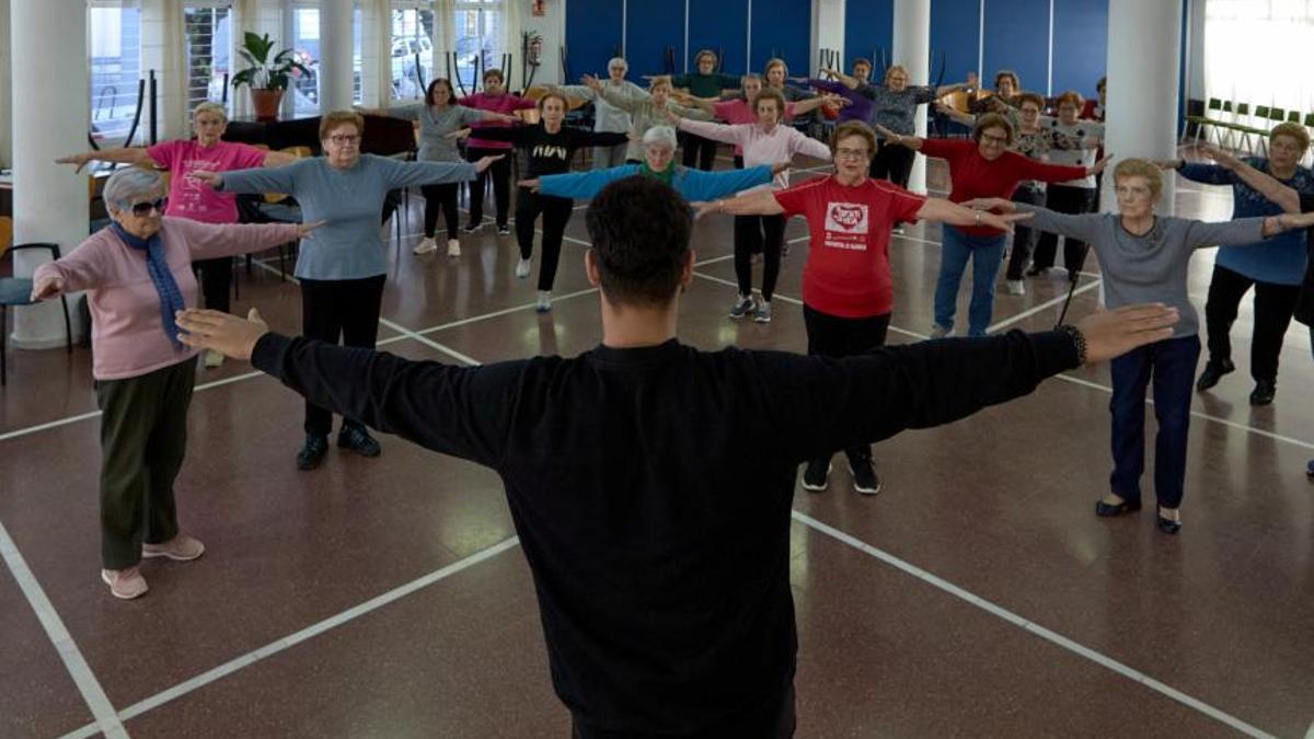 Actividad para personas mayores del proyecto Fútbol y deporte, seleccionado en convocatorias anteriores de la Fundación ‘la Caixa’.