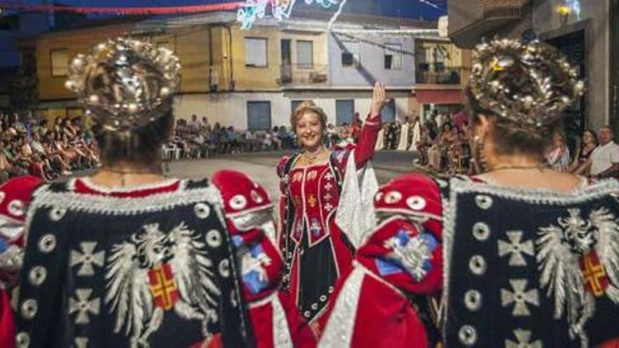 Los cristianos hicieron su entrada ayer por la noche en Albatera.