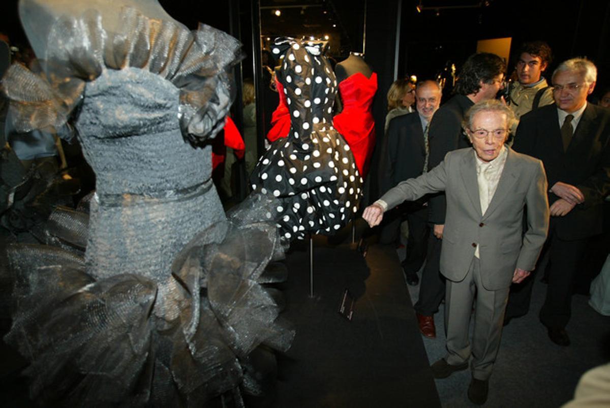 Inauguración de la exposición de Pertegaz en el Palau Robert, en Barcelona, el año 2004. 