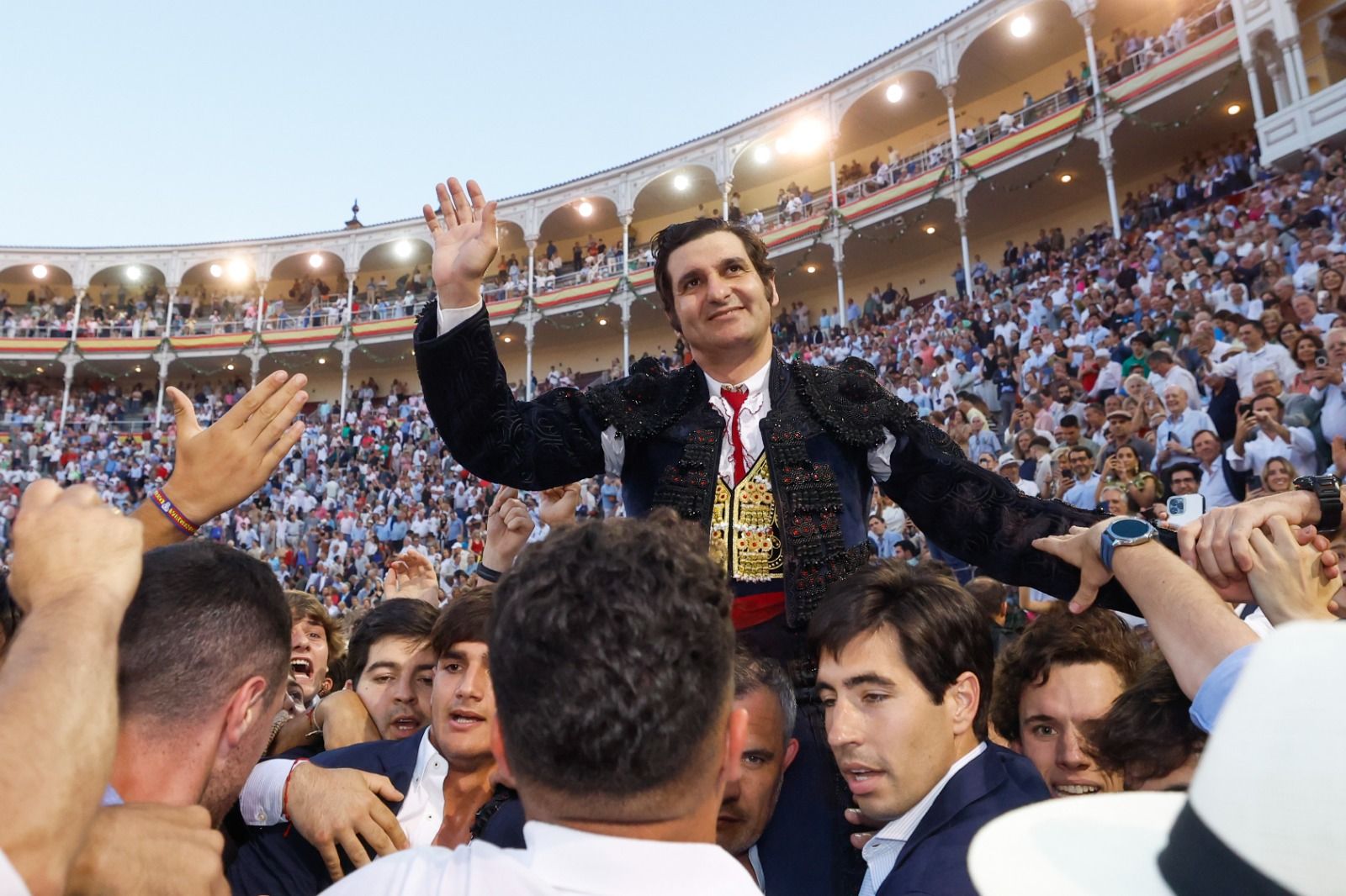 Morante de la Puebla sale a hombros de Las Ventas