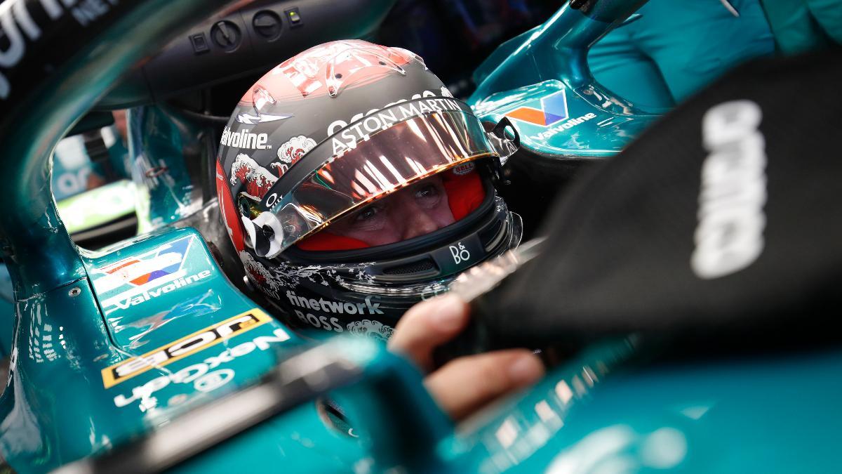 Fernando Alonso luce un casco especial en Japón