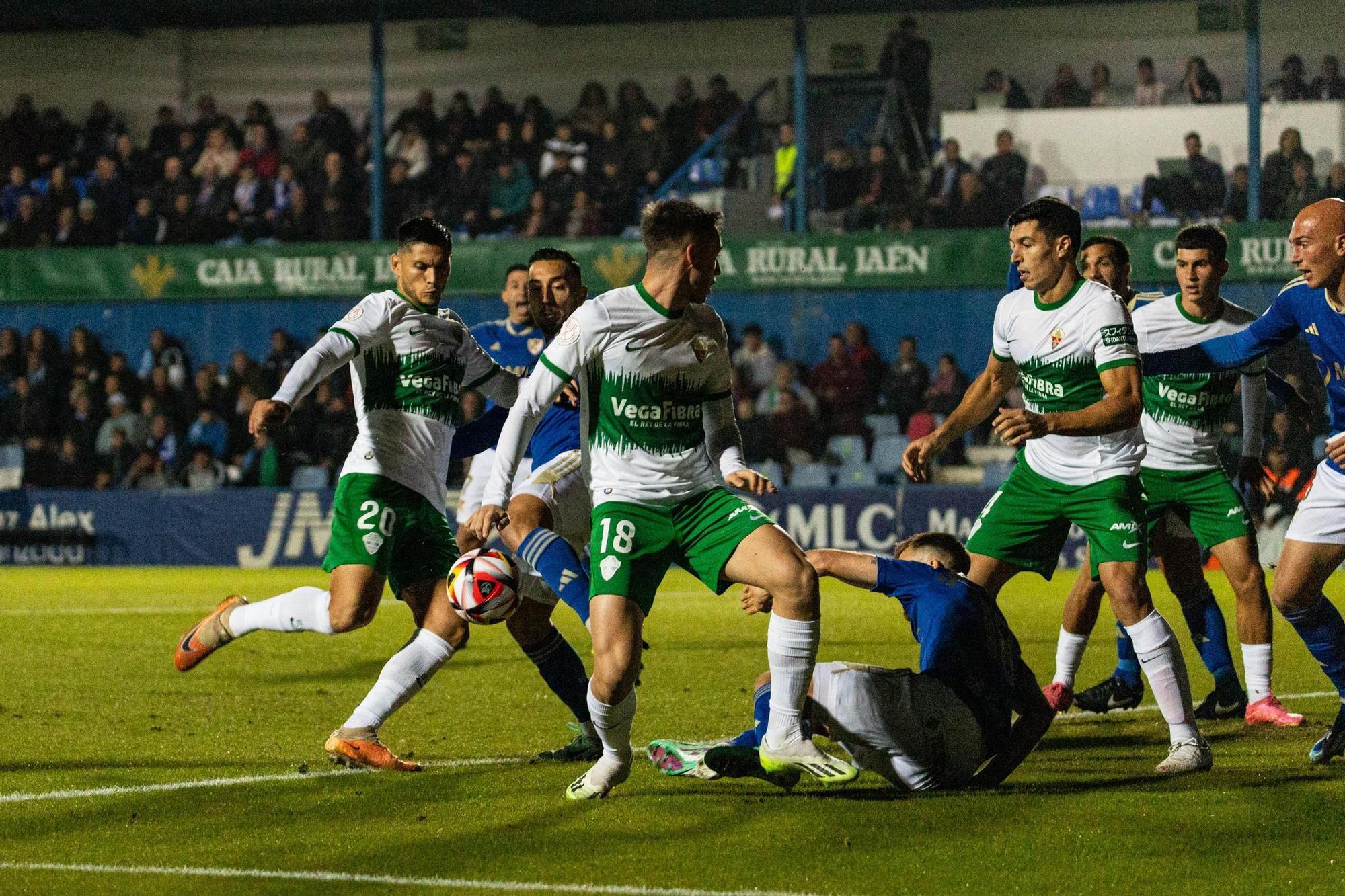 Linares - Elche: las imágenes del partido