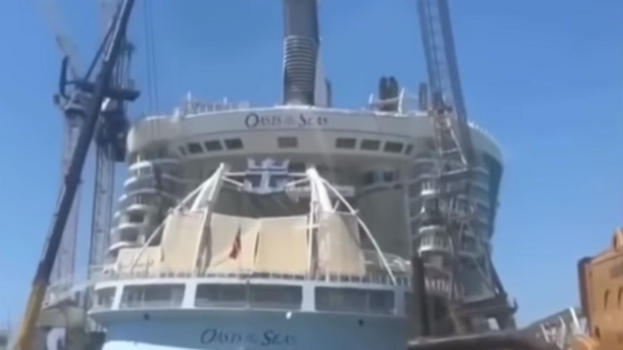 Ocho heridos al impactar una grúa contra el &quot;Oasis of the Seas&quot;