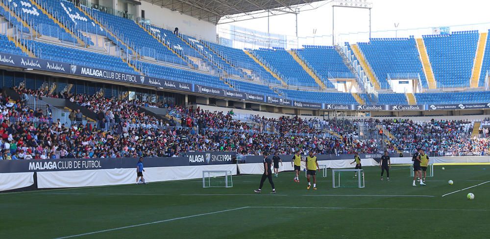 El equipo blanquiazul abre la grada de La Rosaleda a miles de niños de varios colegios de Málaga.