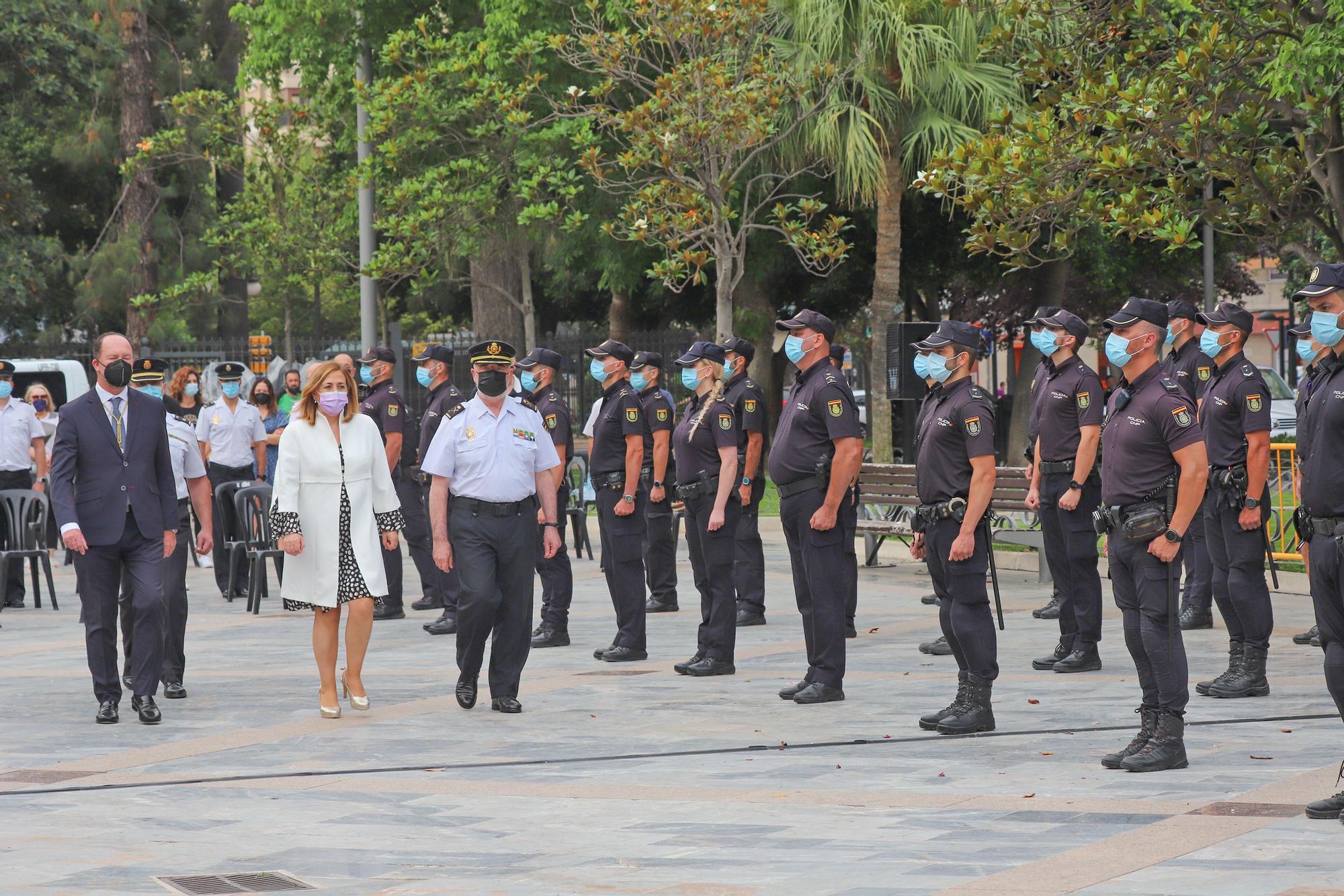 Ceremonia de entrega del bastón de mando  al inspector jefe de la Comisaría de la  Policía Nacional de Orihuela