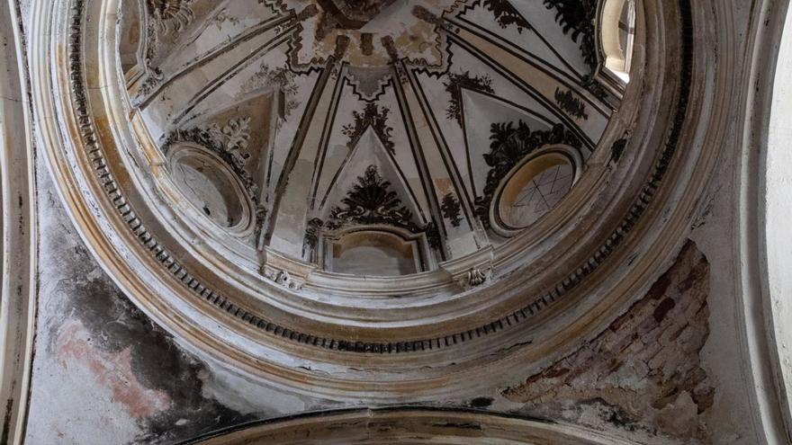 Interior de una de las cúpulas de la iglesia de Molacillos. | Ana R. Burrieza