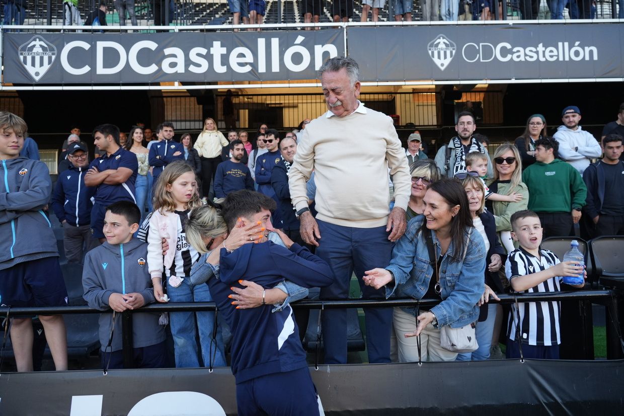 ¡Las mejores imágenes de la celebración del ascenso a Segunda Federación del Castellón B!