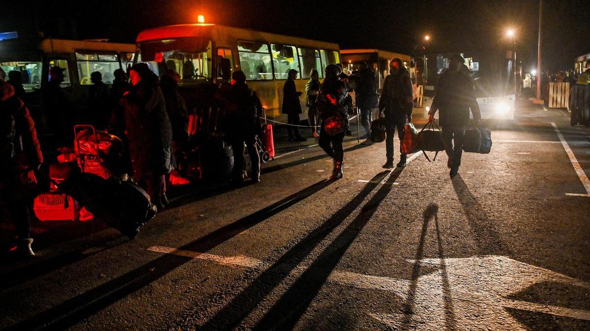 Autobusos amb habitants de Mariúpol arriben a Zaporojie