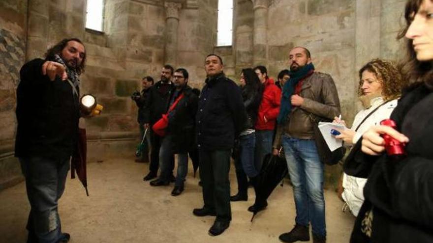 Encuentro de blogueros en el monasterio de Carboeiro.  // Bernabé/Gutier