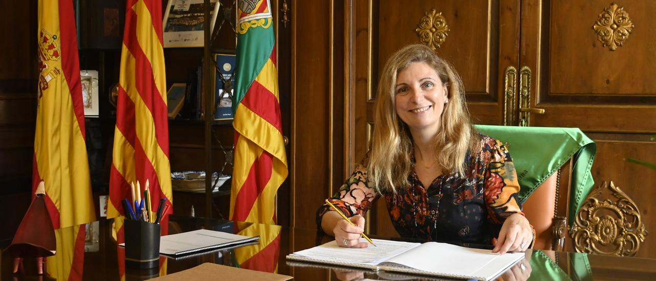 La alcaldesa de Castelló, Amparo Marco, en su despacho oficial del Ayuntamiento de la capital.