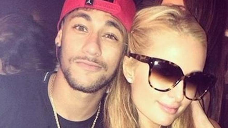 Paris Hilton i Neymar, de festa per Eivissa