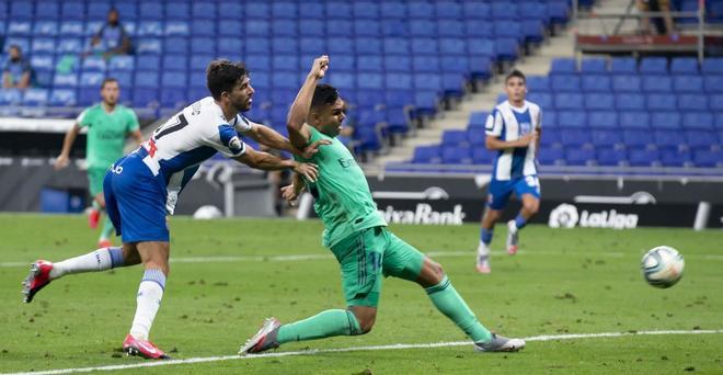 El Espanyol se hunde y el Madrid despega