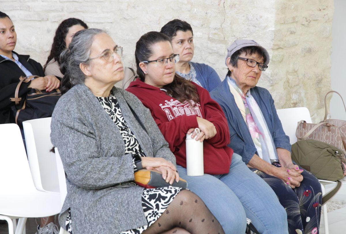 Asistentes a la jornada sobre prevención del suicidio celebrada en Lucena.