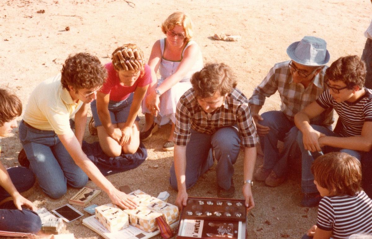 Segunda Escuela de Veranoa en Orrius organizada por la Escuela de Adultos de Can Serra en 1980.