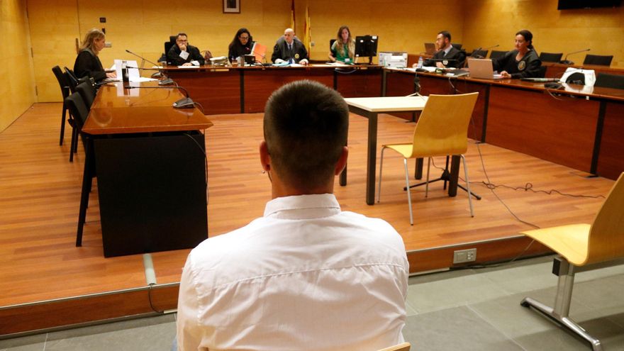 L&#039;Audiència absol el veí de Roses acusat d&#039;abusar d&#039;una noia mentre li feia fotos i vídeos eròtics per a una web