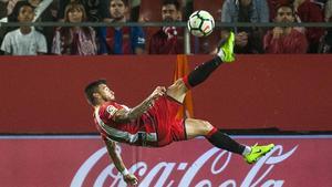 jcarmengol40253393 girona  23 09 2017  deportes   portu remata de chilena ante 171023193402
