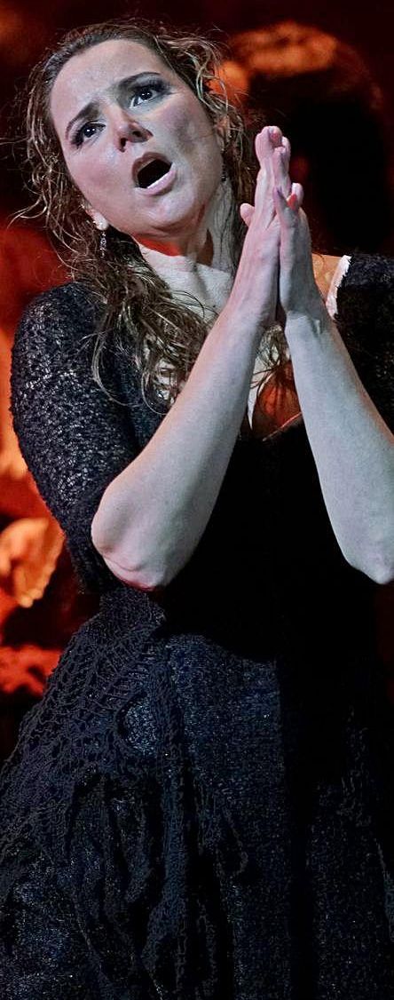 Virginia Tola, en “La vida breve” | T. D. Z.