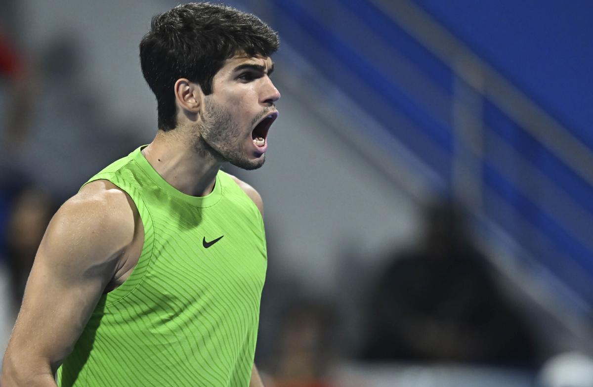 DOHA, Feb. 20, 2026 -- Carlos Alcaraz of Spain celebrates after winning the men's singles quarterfinal match between Carlos Alcaraz of Spain and Karen Khachanov of Russia at the ATP Qatar Open 2026 tennis tournament in Doha, Qatar, Feb. 19, 2026.,Image: 1076658735, License: Rights-managed, Restrictions: , Model Release: no, Credit line: Nikku / Xinhua News / ContactoPhoto Editorial licence valid only for Spain and 3 MONTHS from the date of the image, then delete it from your archive. For non-editorial and non-licensed use, please contact EUROPA PRESS. 19/02/2026 ONLY FOR USE IN SPAIN
