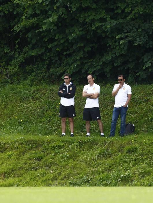 Alemany y Murthy, atentos al entrenamiento