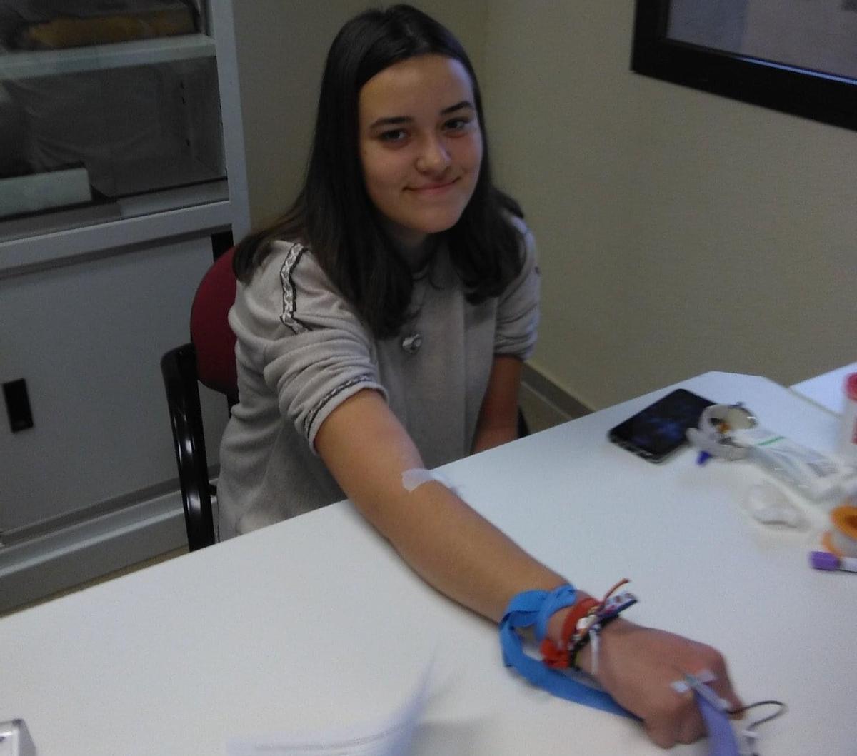 Vanesa Suárez, realizándose el análisis para ingresar en el registro de donantes de médula.