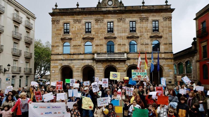 Los ampas reclaman ayudas para los comedores escolares en Gijón