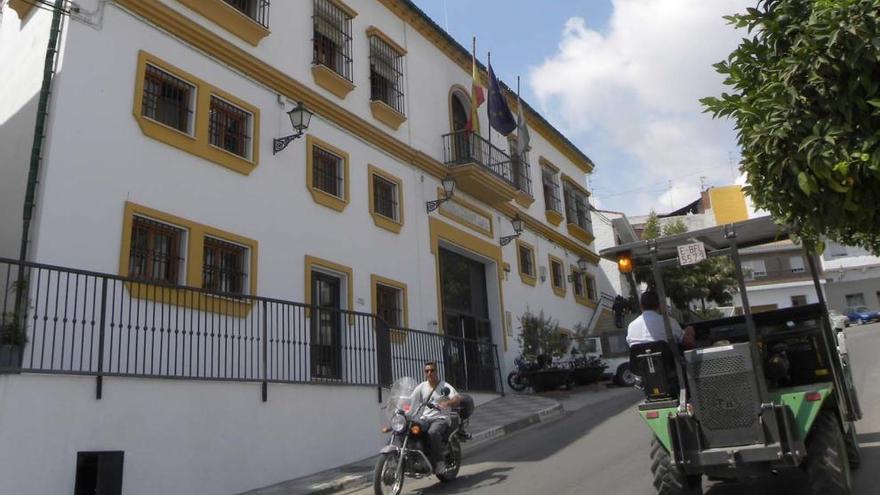 Fachada del Ayuntamiento de Benamocarra.