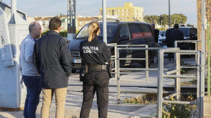 Muere un hombre atropellado por el metro en Foios