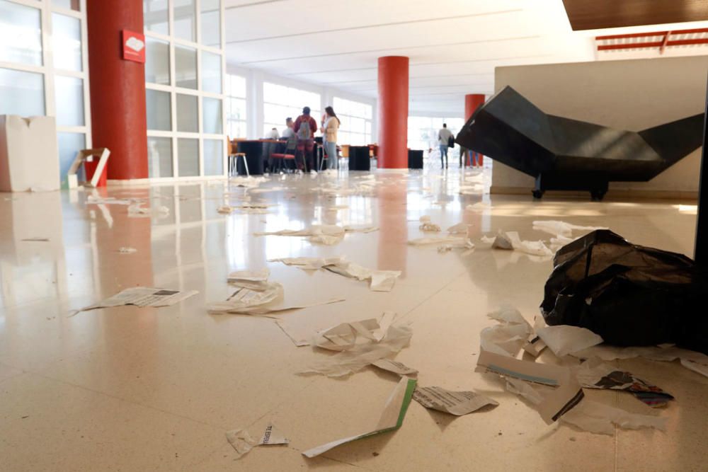 Las imágenes de la huelga de limpieza en la Universidad de Málaga