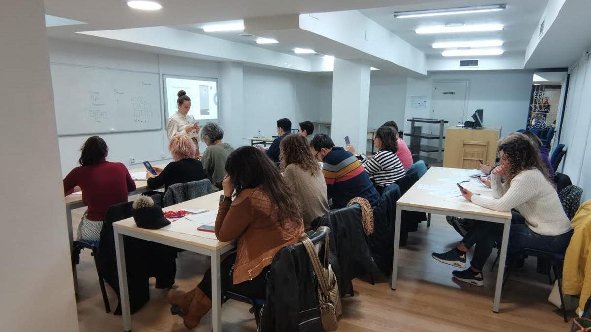 Los seminarios, gratuitos y de dos horas de duración, se imparten en el Centro de Formación de ECOS en Zaragoza.