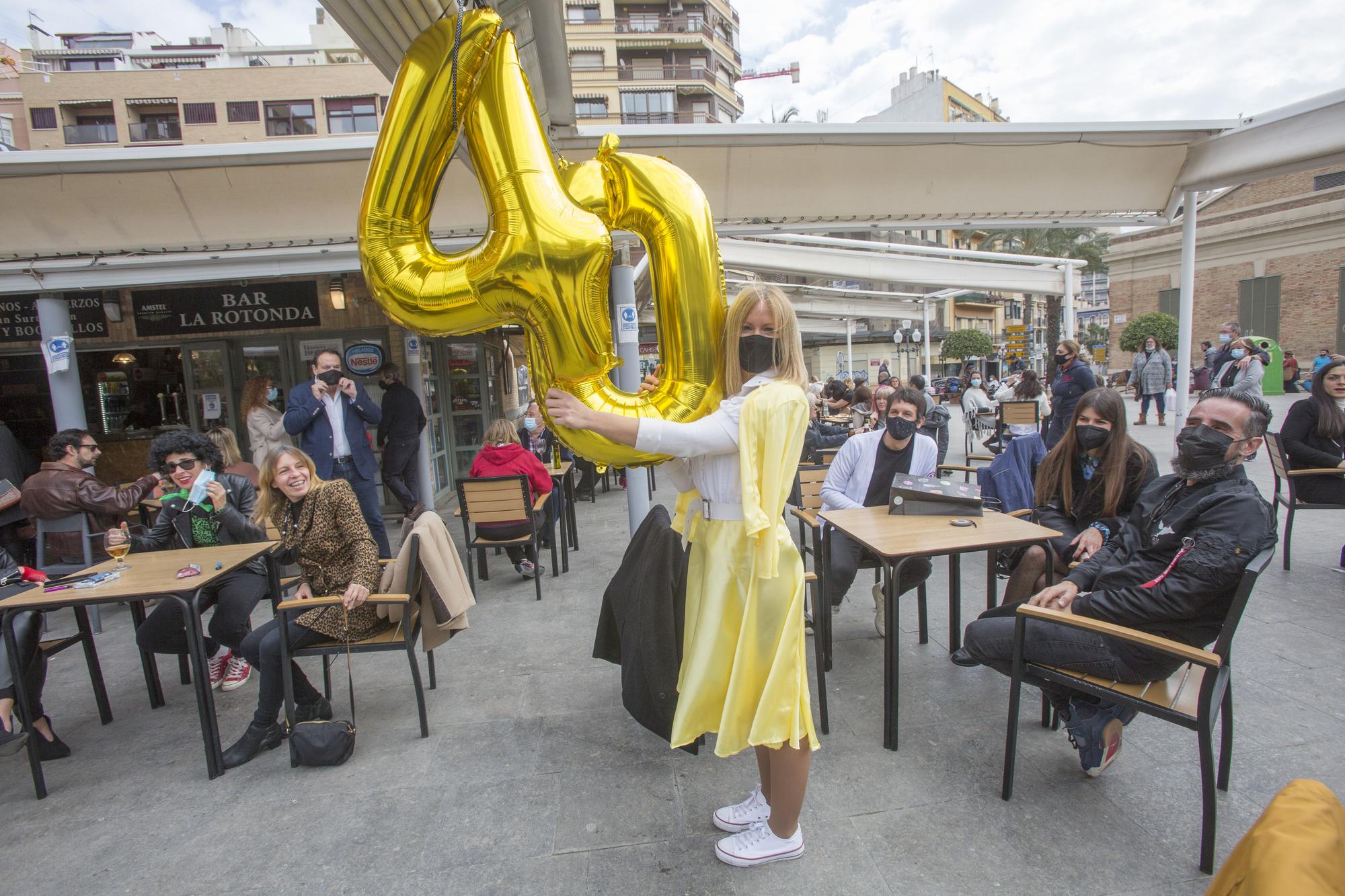 Lleno en las terrazas del centro de Alicante el primer fin de semana de apertura