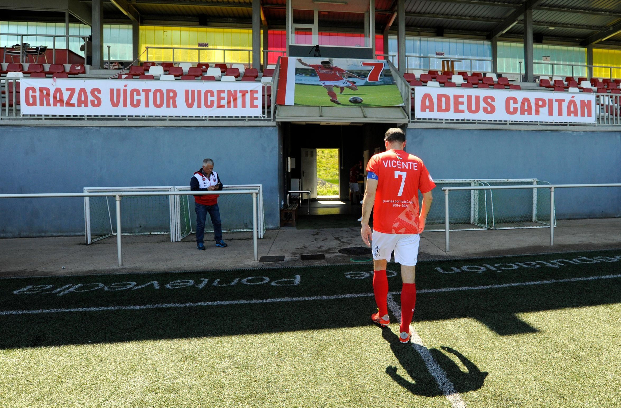 El 'one man club' gallego: Vicente cuelga las botas tras 19 temporadas en el Estradense