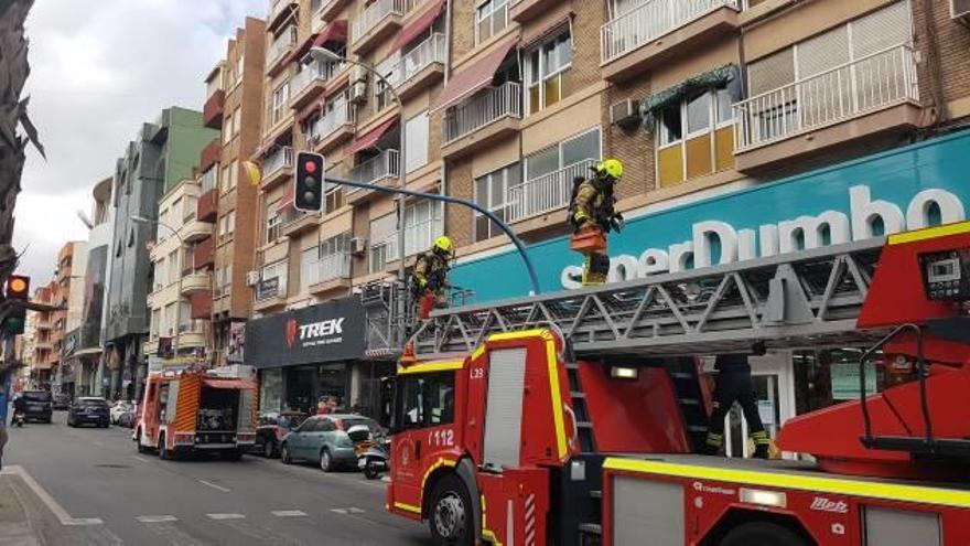 Sofocan un incendio sin heridos en Alicante