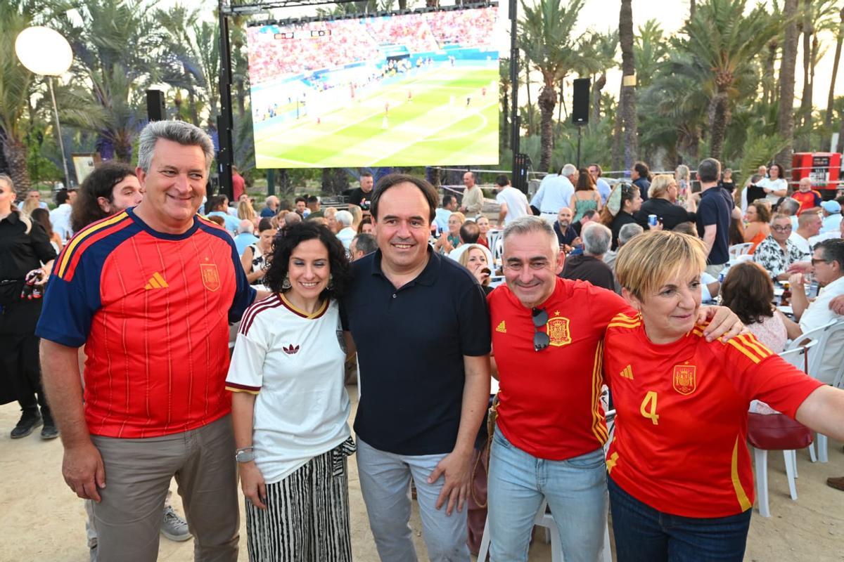 El PP convierte Elche en el escaparate del apoyo de Alicante a Juanfran Pérez Llorca ante Génova