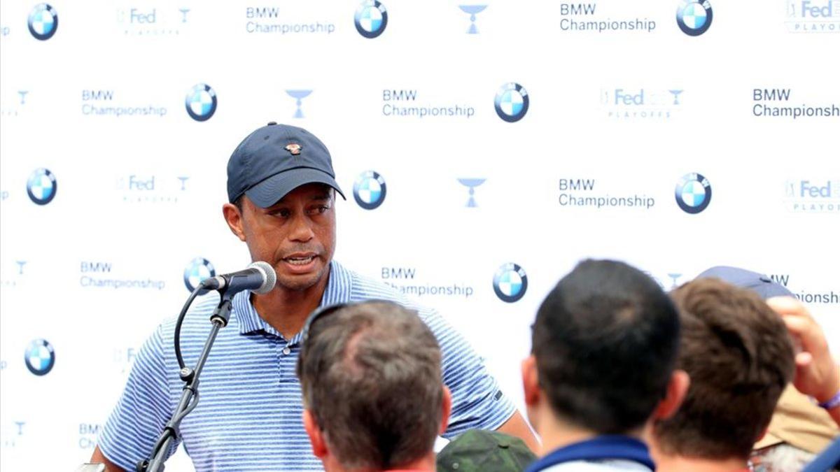 Tiger responde a las preguntas de los periodistas en Medinah