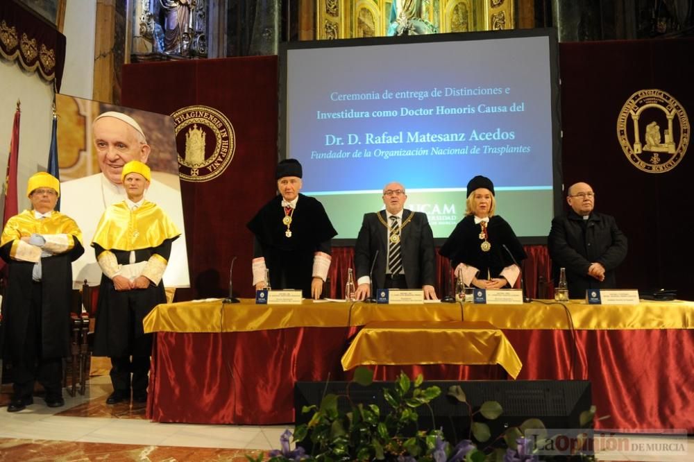 El fundador de la Organización Nacional de Trasplantes, Rafael Matesanz, es investido doctor Honoris Causa por la UCAM