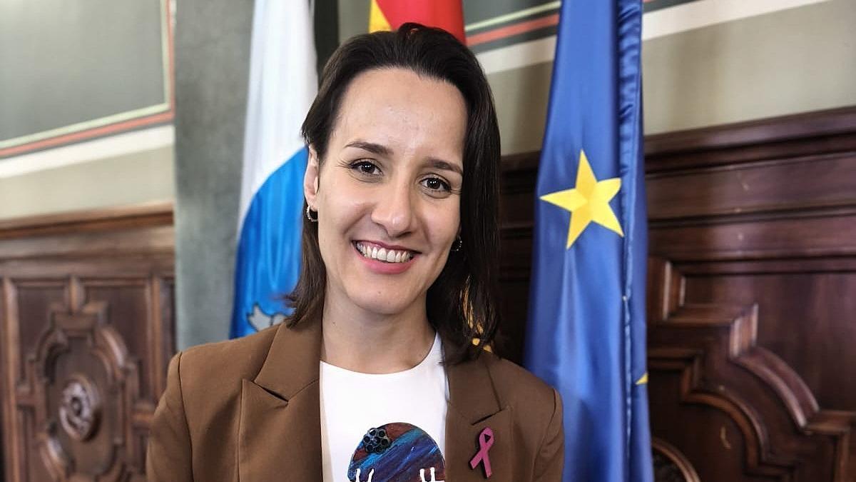 La escultora lanzaroteña Cintia Machín Morín