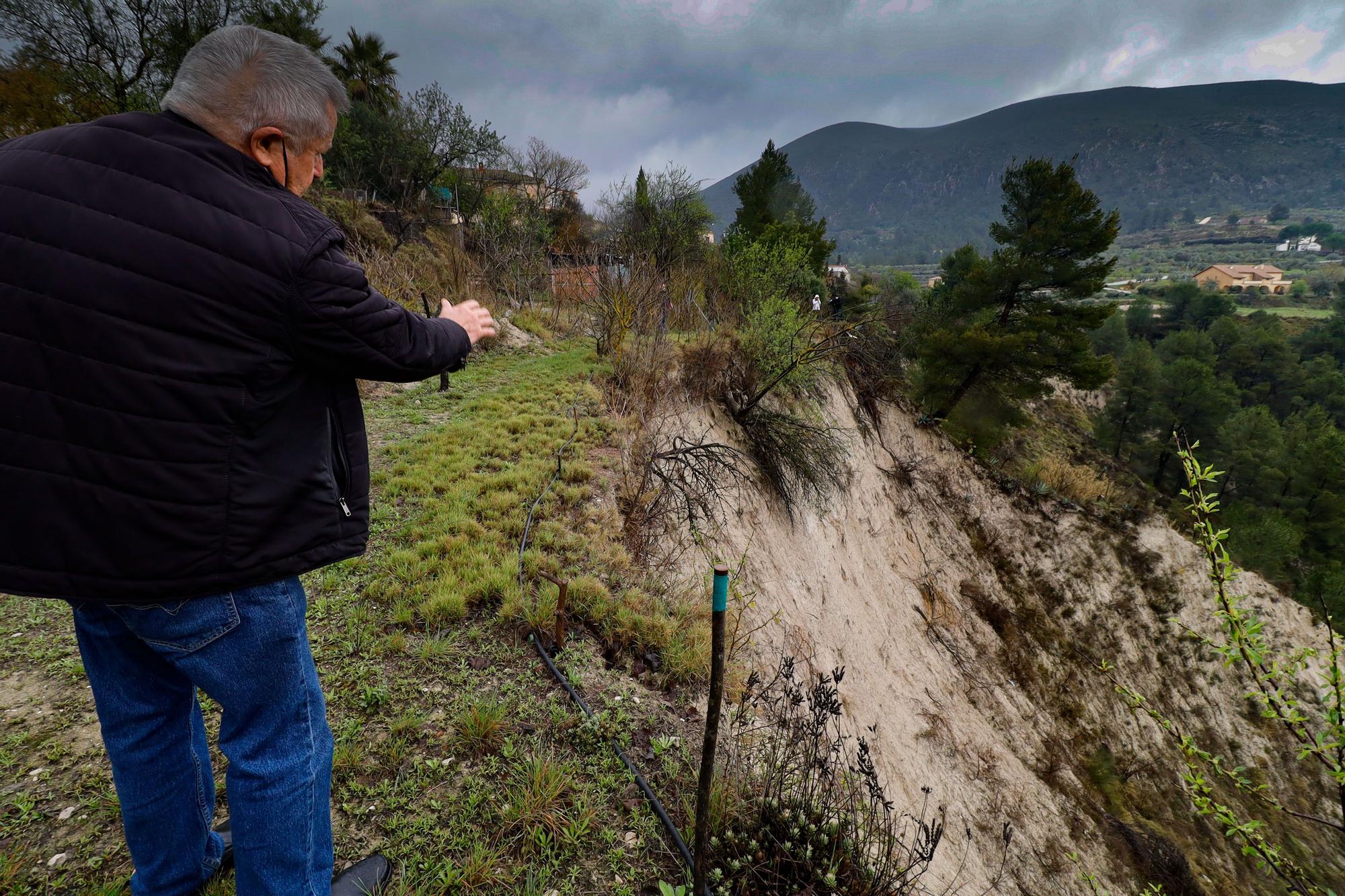 Las lluvias agravan el riesgo de derrumbes en el barranco de Benillup